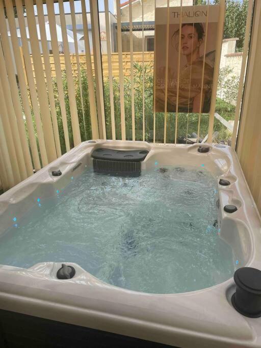 Houdarling Chalet Et Spa Hammam Jacuzzi Et Sauna Nîmes Eksteriør billede