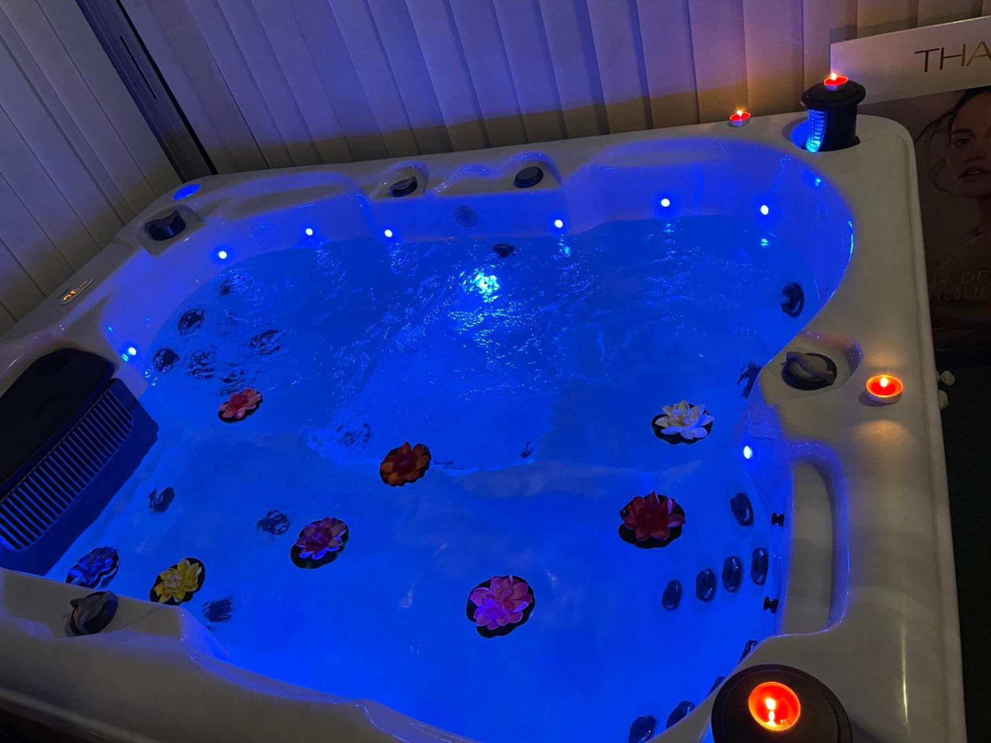 Houdarling Chalet Et Spa Hammam Jacuzzi Et Sauna Nîmes Eksteriør billede